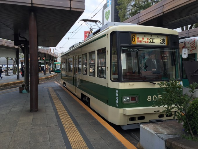 路面電車が走る町ってイイですね。広島駅でレンタカーを借り尾道に向かった。